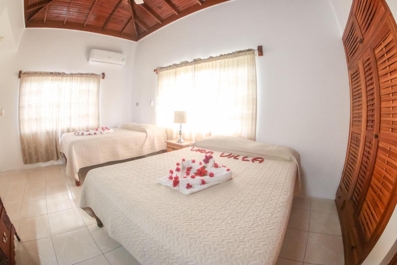 Van Villa Guesthouse เนกริล ภายนอก รูปภาพ