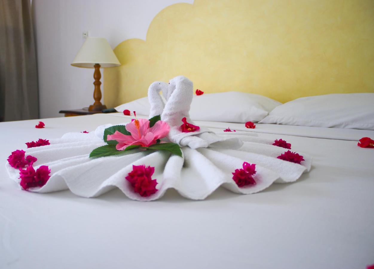 Van Villa Guesthouse เนกริล ภายนอก รูปภาพ