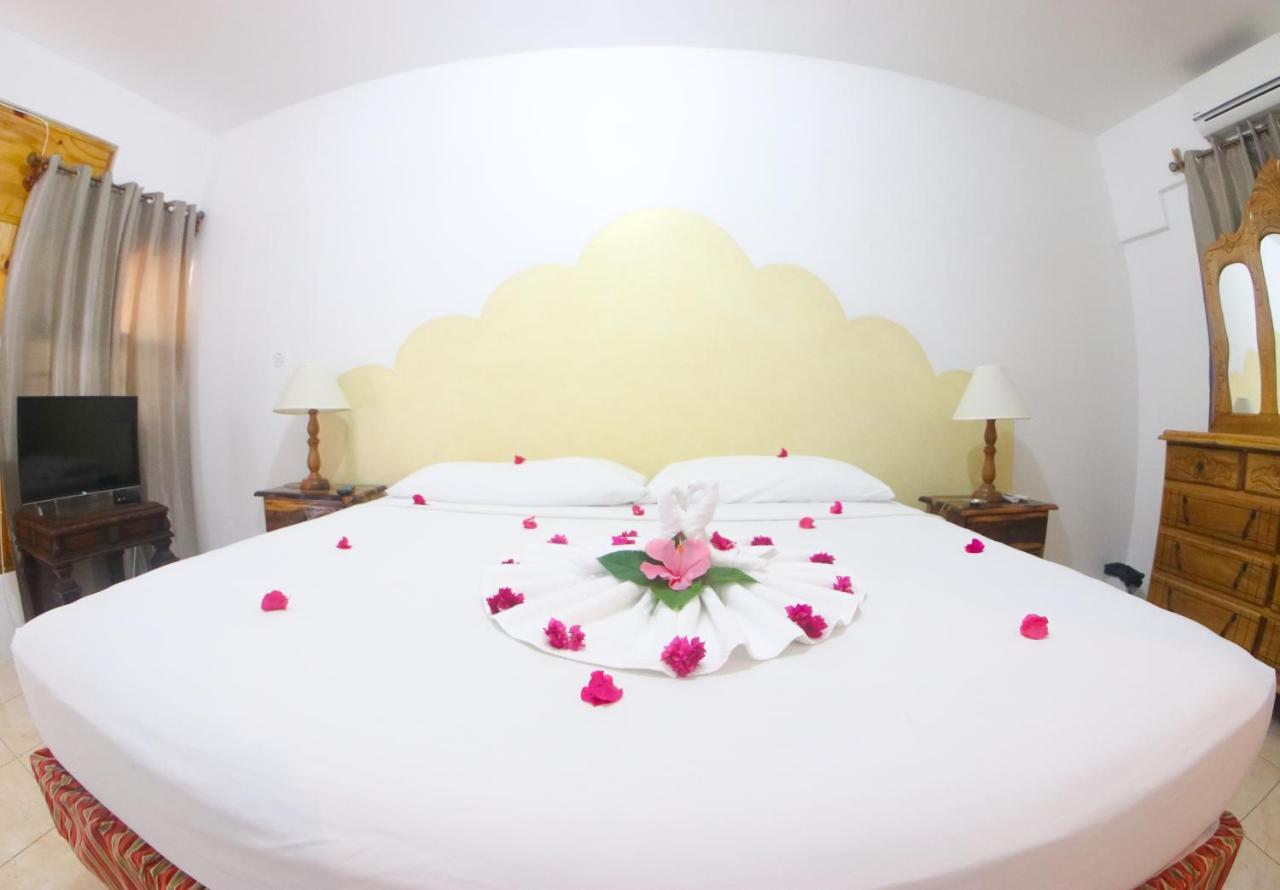 Van Villa Guesthouse เนกริล ภายนอก รูปภาพ