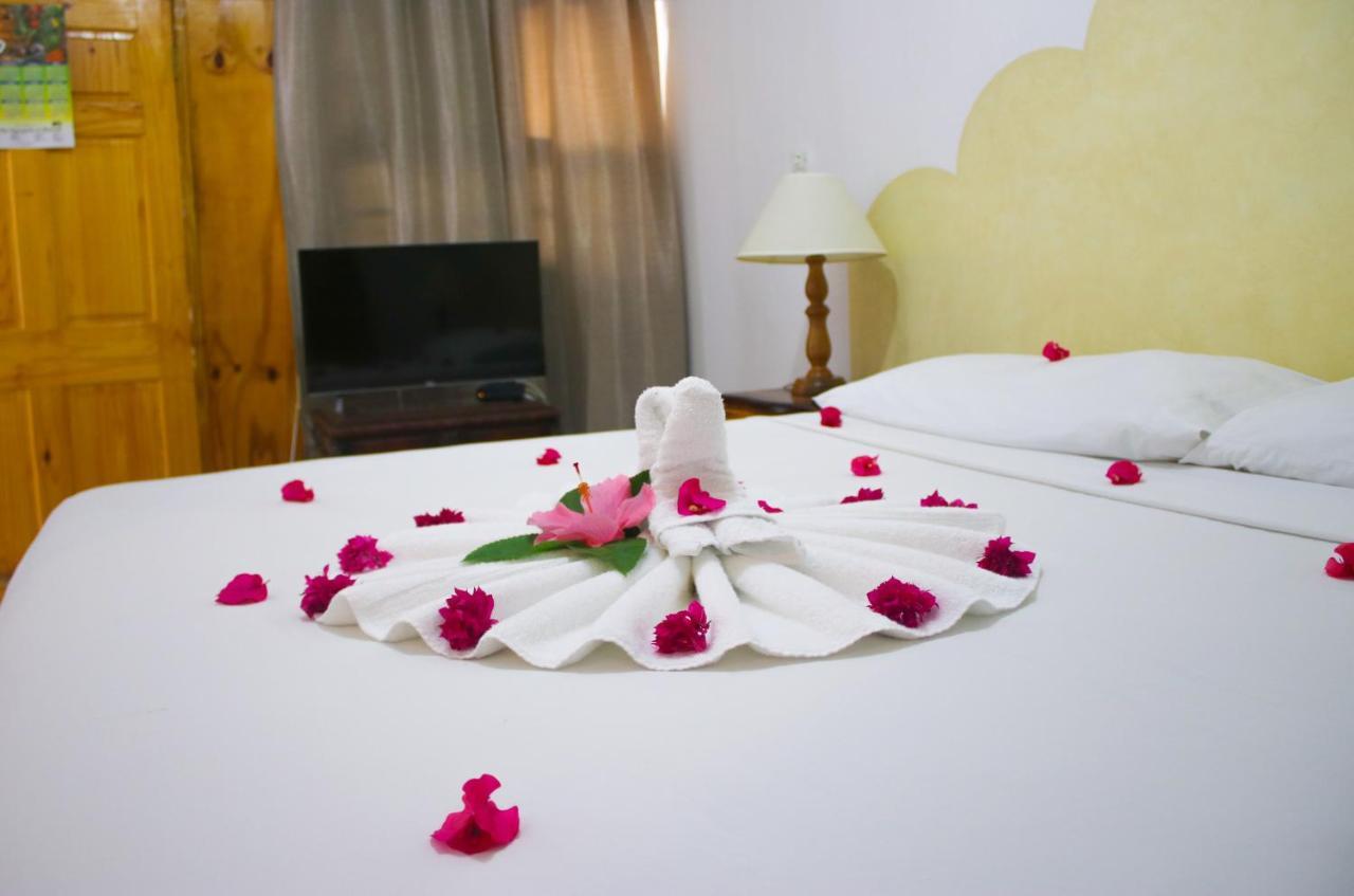 Van Villa Guesthouse เนกริล ภายนอก รูปภาพ