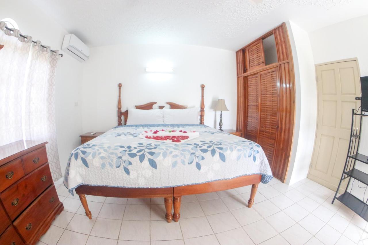 Van Villa Guesthouse เนกริล ภายนอก รูปภาพ
