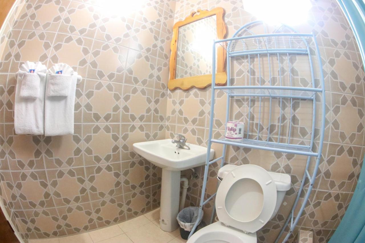 Van Villa Guesthouse เนกริล ภายนอก รูปภาพ