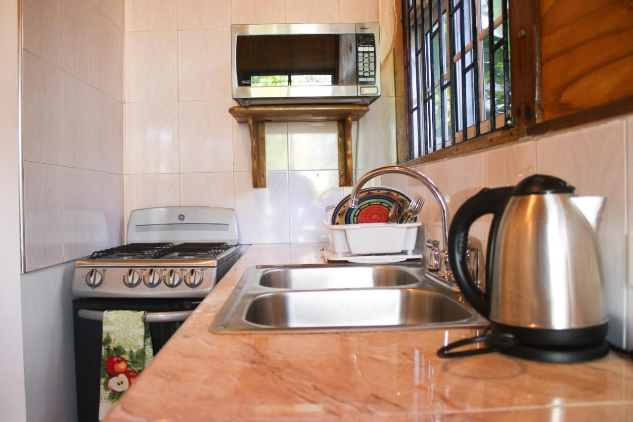 Van Villa Guesthouse เนกริล ภายนอก รูปภาพ
