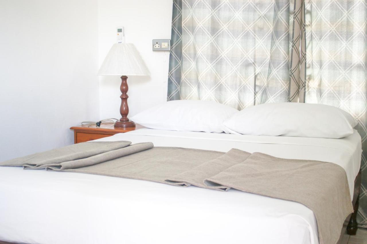 Van Villa Guesthouse เนกริล ภายนอก รูปภาพ